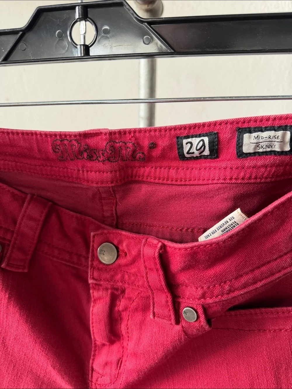 Miss Me Mid-Rise Skinny Jeans Size 29